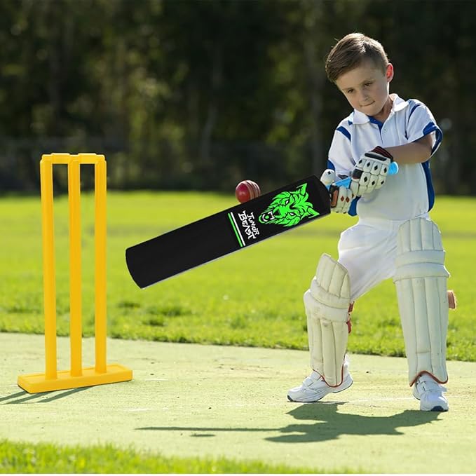 Lycan Junior Hard Plastic Cricket Bat Size 3, Age 6-8 Year Old Kids